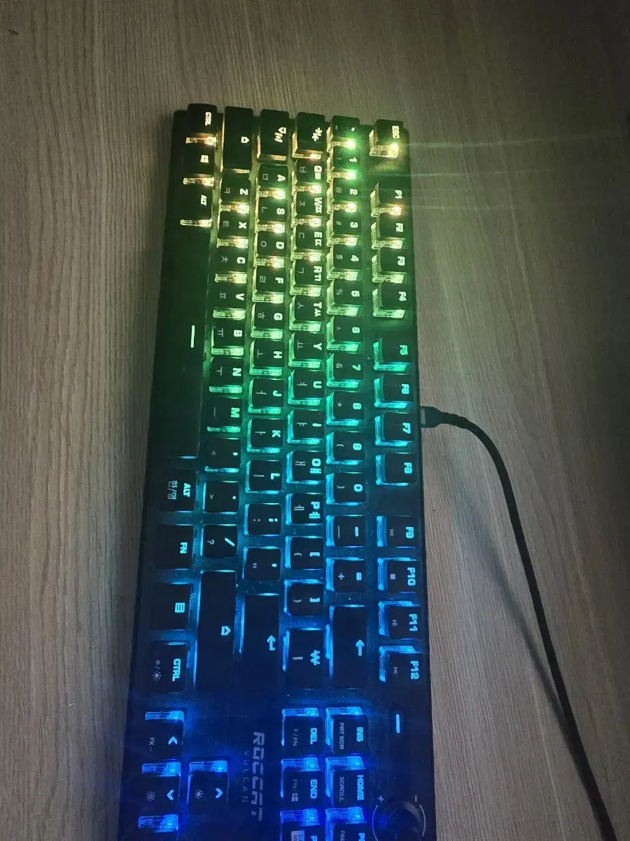 Roccat vulcan tkl pro